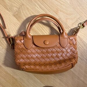 Elegant Tan Woven Leather Handbag